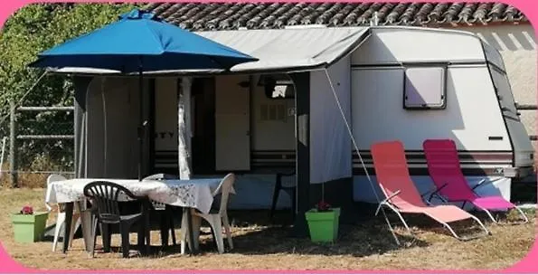 캠프장 Sejour A La Ferme 호텔 Vaylats 프랑스